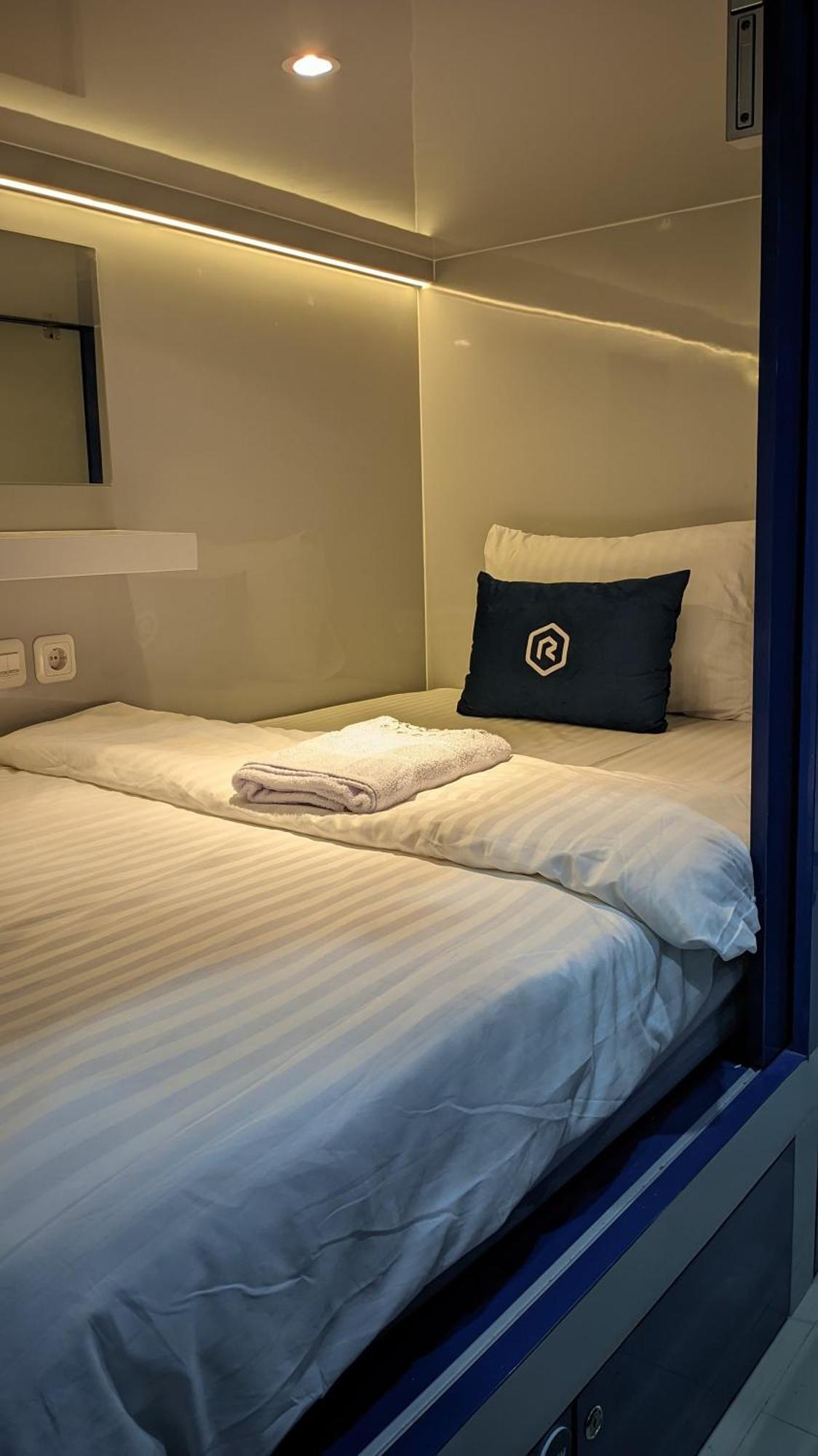Rosalyne Sleepbox Tugu 2 * Yogyakarta